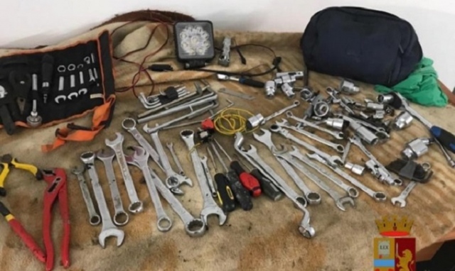 Noto, trovato in possesso di chiavi alterate e grimaldelli: denunciato 27enne