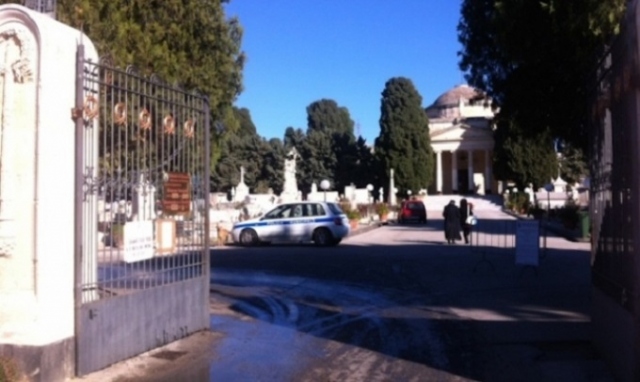 Siracusa, nella cappella di famiglia bara di sconosciuto, aperta inchiesta