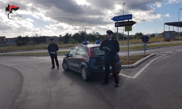 Floridia, maltrattamenti in famiglia ed estorsione: arrestato 43enne