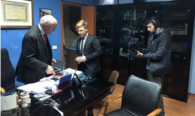 La Iena La Vardera da Pippo Gianni sulla ripetizione delle elezioni regionali del 2012