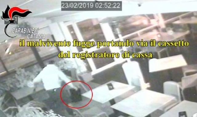 Nel Catanese, arrestato ladro seriale di casse di negozi