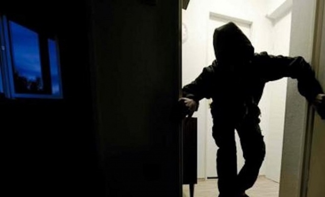 Siracusa, tentano furto in appartamento: arrestati in tre