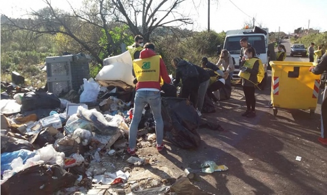Noto, "Netturbini per un giorno": squadre di giovani al lavoro per ripulire il territorio dalle discariche abusive