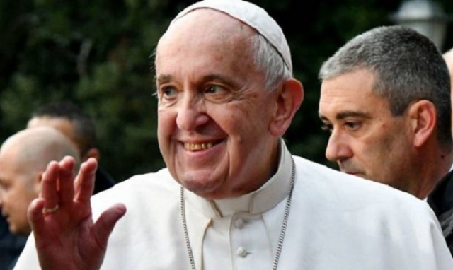 Papa Francesco compie 83 anni, gli auguri di Mattarella