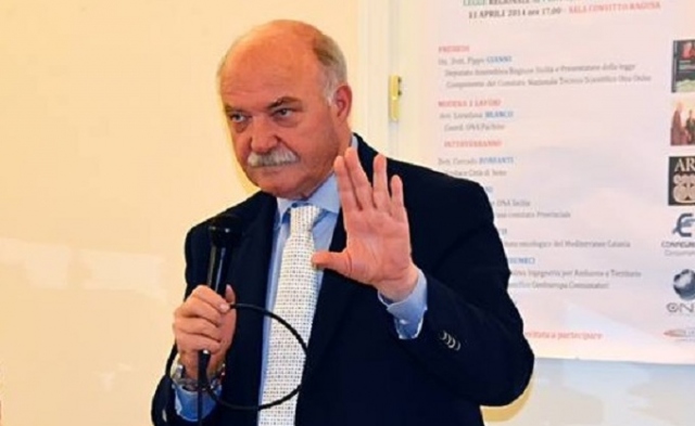 Priolo Gargallo, il sindaco Gianni all'assemblea Anci: "Restituire le somme che la Sicilia paga per la sanità, il 7% in più"