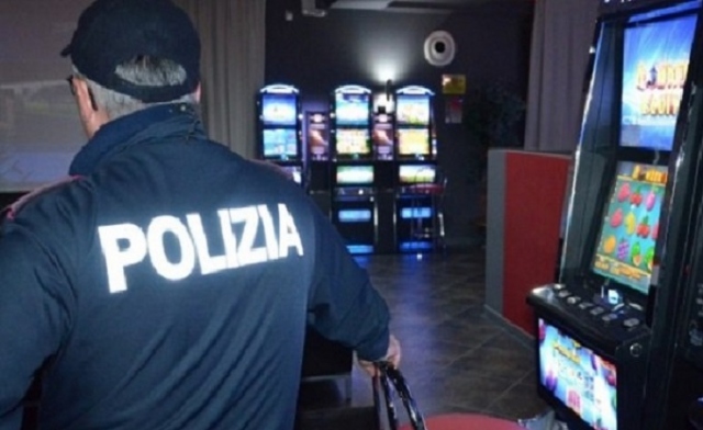 Noto, sala giochi e scommesse sprovvista di autorizzazione: denunciato titolare