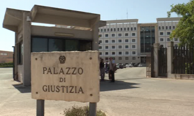 Siracusa, 100 chili di hashish in casa: 50enne condannato a 8 anni