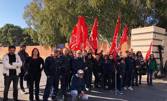 Augusta, Marina militare: lavoratori delle pulizie in sciopero