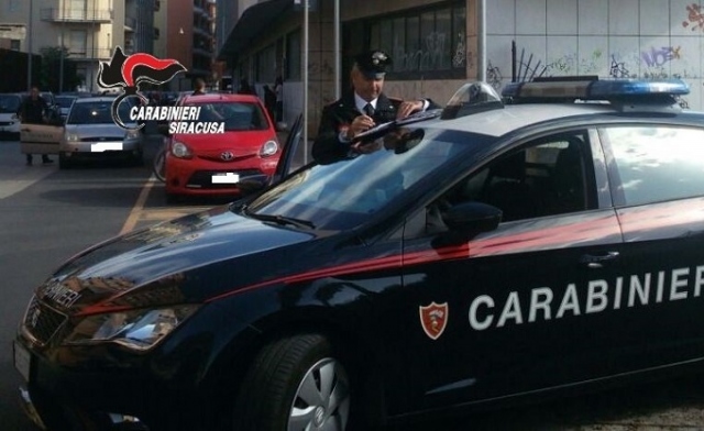 Siracusa, sorpreso a rubare una tv in appartamento: arrestato