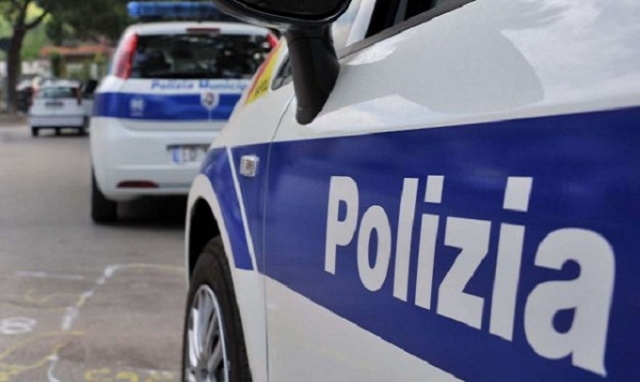 Siracusa, lancio di uova contro auto della Polizia Municipale: denunciato gruppo di minorenni