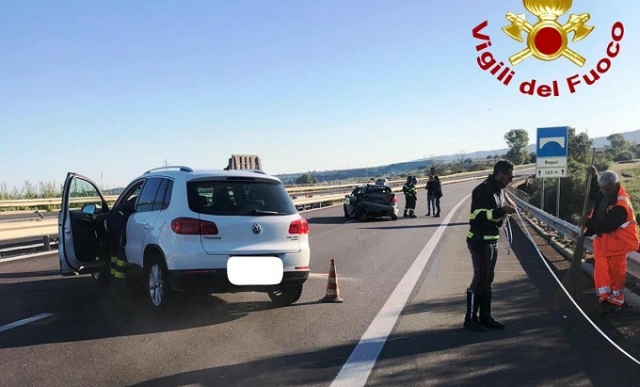 Augusta, incidente sulla Ss 114: tamponata auto ferma in corsia di emergenza, un ferito