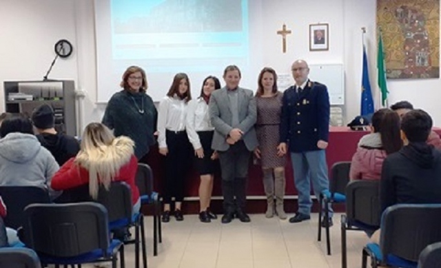 Lentini, la Polizia incontra i ragazzi dell’Istituto Professionale di Stato “Alfio Moncada”