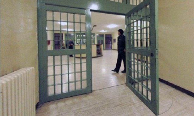 Siracusa, rinchiuso a Cavadonna medico che uccise 23enne a Paternò