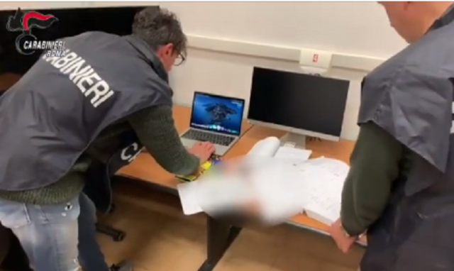 Incassavano titoli di credito con documenti falsi, misure cautelari anche in provincia di Siracusa