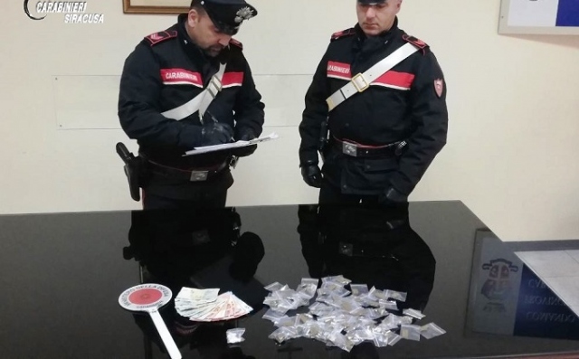 Siracusa, nascondeva cocaina in casa: arrestato e tradotto ai domiciliari