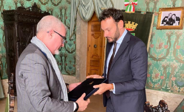 Siracusa, il sindaco riceve l'ambasciatore di Cuba in Italia