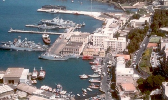 Amianto nelle imbarcazioni militari, la Marina: "Le bonifiche continuano"