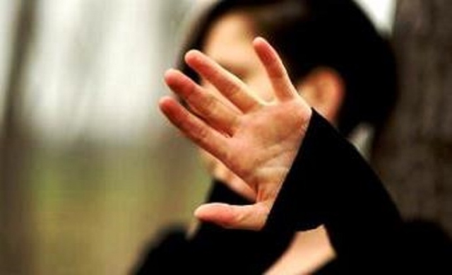 Siracusa, palpava donne contro la loro volontà: arrestato