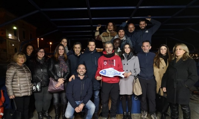 Al Porto di Siracusa la nave Aita Mari che ha salvato dal naufragio 158 persone, le Sardine a bordo in segno di solidarietà