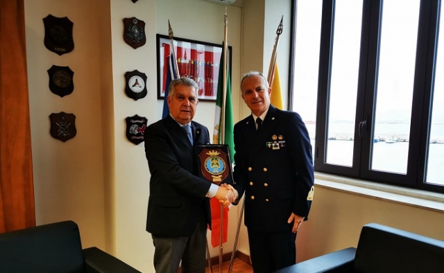 Augusta, il generale Errigo in visita alla Capitaneria di Porto