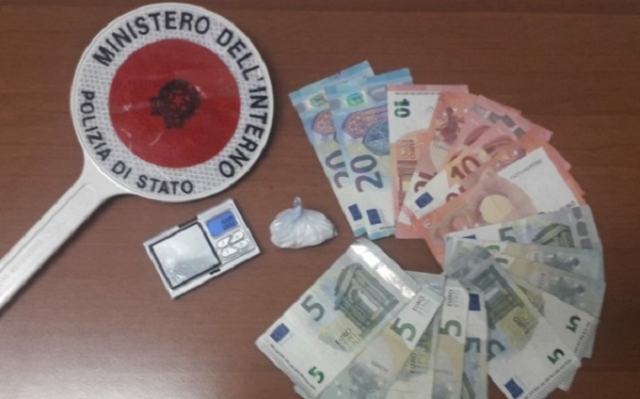 Avola, nascondeva in casa cocaina e un bilancino di precisione: arrestato 25enne per spaccio