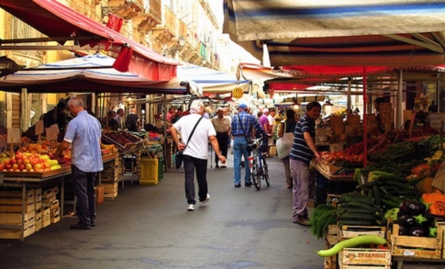 Siracusa, De Simone: "A rischio estinzione il mercato di Ortigia in via De Benedictis"