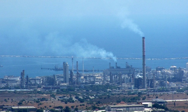 Siracusa, associazioni e comitati scrivono al presidente Musumeci: "Il Piano della qualità dell'aria non si tocca"