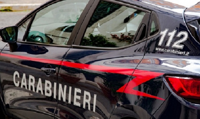 Palermo, 2 turisti francesi danneggiano 12 auto: denunciati