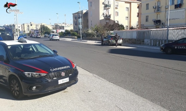 carabinieriSiracusa, intensi controlli su strada: al setaccio 95 veicoli e 107 persone, per un totale di 3.200 euro di sanzioni elevate