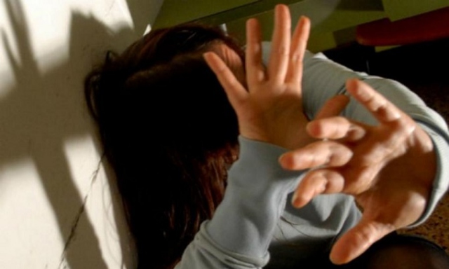 Siracusa, aggredisce la moglie: allontanato uomo dalla casa familiare