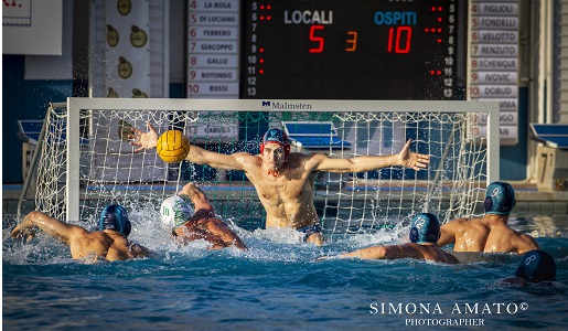 La Pro Recco batte l'Ortigia, ma i biancoverdi rifilano 12 gol ai campioni d'Italia