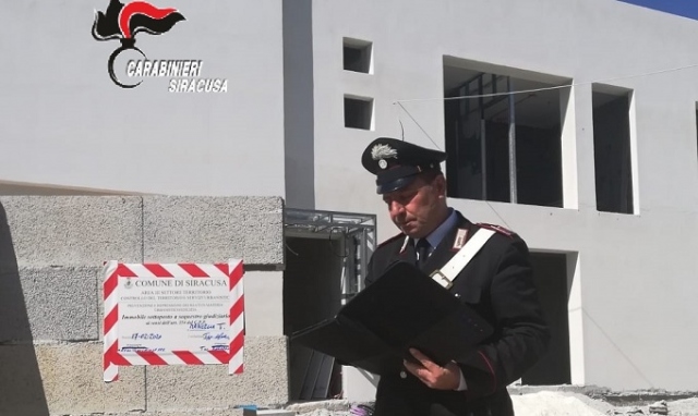 Cassibile, opere edilizie abusive in villetta: sequestro e denuncia