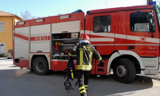 L’Avis di Siracusa dona una targa al Comando Provinciale dei Vigili del Fuoco