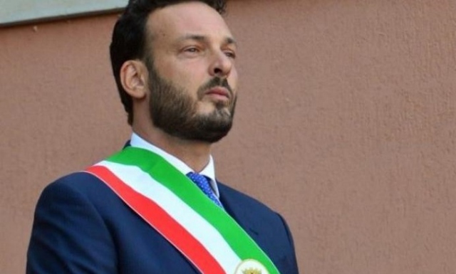 Siracusa, il sindaco Italia: "Più posti letto in rianimazione e più tamponi. Attivata colletta alimentare per le famiglie in difficoltà"