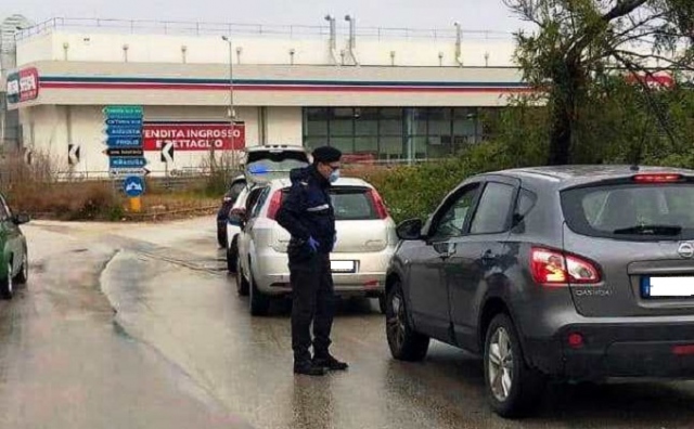Siracusa blindata, la Polizia municipale ad ogni ingresso della città: in un giorno controllate 547 persone