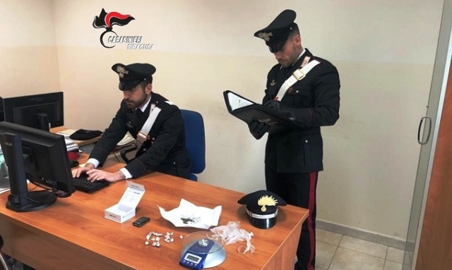 Augusta, in casa hashish e marijuana: denunciato 27enne