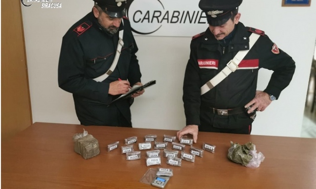 Pachino, controllo su strada: arrestata coppia con 900 grammi di hashish