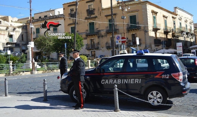 Avola, estorsione e maltrattamenti: 33enne in manette