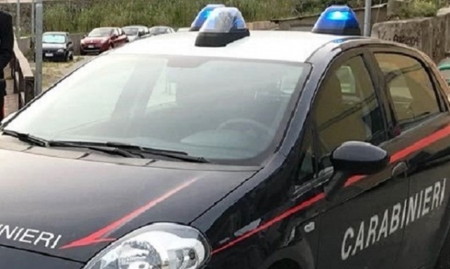 Nel Messinese, uccide la compagna e poi chiama i Carabinieri