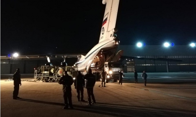 Arrivati gli aerei russi con medici e materiale sanitario per l'Italia