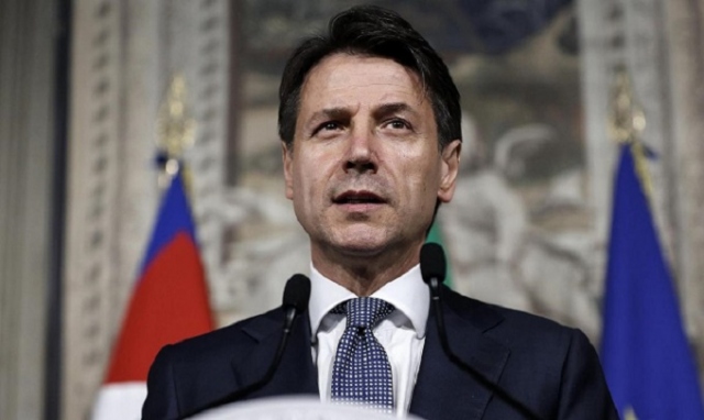 Coronavirus, il premier Conte: "Il blocco totale, scuole comprese, sarà prorogato"