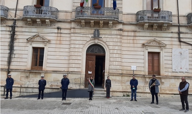 Canicattini Bagni, minuto di silenzio per le vittime del coronavirus