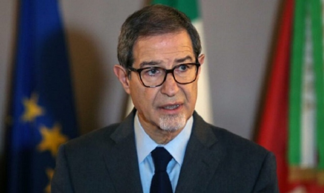 Musumeci firma l'ordinanza: "Autoisolamento per chi arriva in Sicilia dalle zone rosse del Nord"