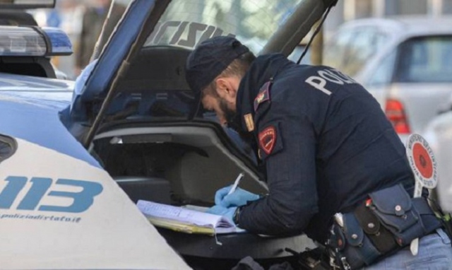 Siracusa, pic nic sotto i portici di un palazzo: denunciati in 7