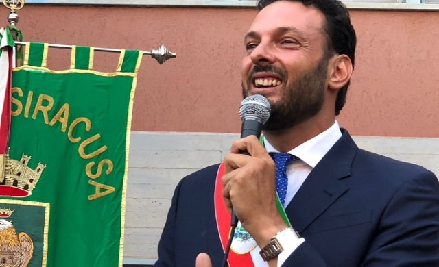 Siracusa, offese e minacce di morte al sindaco Italia: le reazioni della città