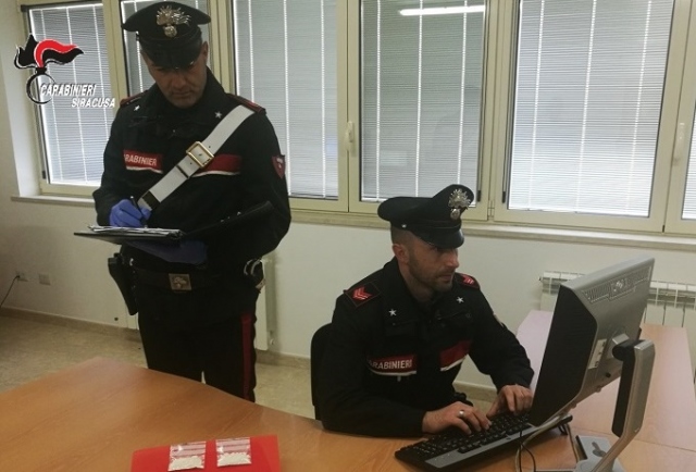 Augusta, nascondeva cocaina negli slip: arrestato per spaccio