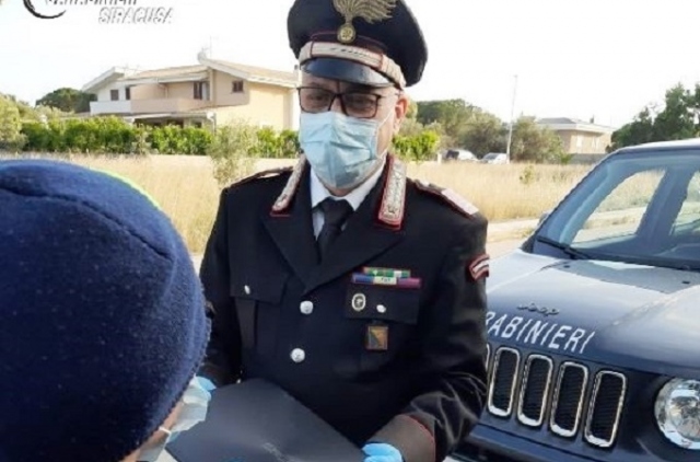 Siracusa e provincia, i Carabinieri consegnano a domicilio tablet per la didattica a distanza