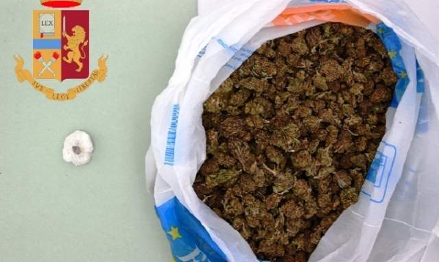 Siracusa, detenzione e spaccio di droga: ai domiciliari 3 floridiani