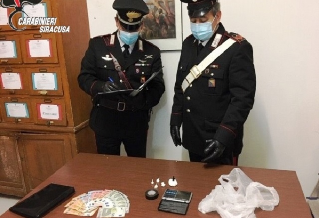 Noto, deteneva cocaina in casa: arrestato 49enne
