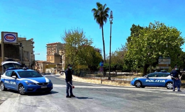 Siracusa e provincia, grigliate di carne in strada e passeggiate: fioccano le denunce della Polizia
